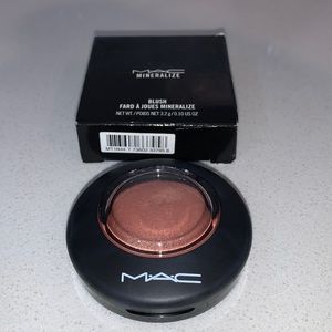 MAC Mineralize Blush “Lovejoy”